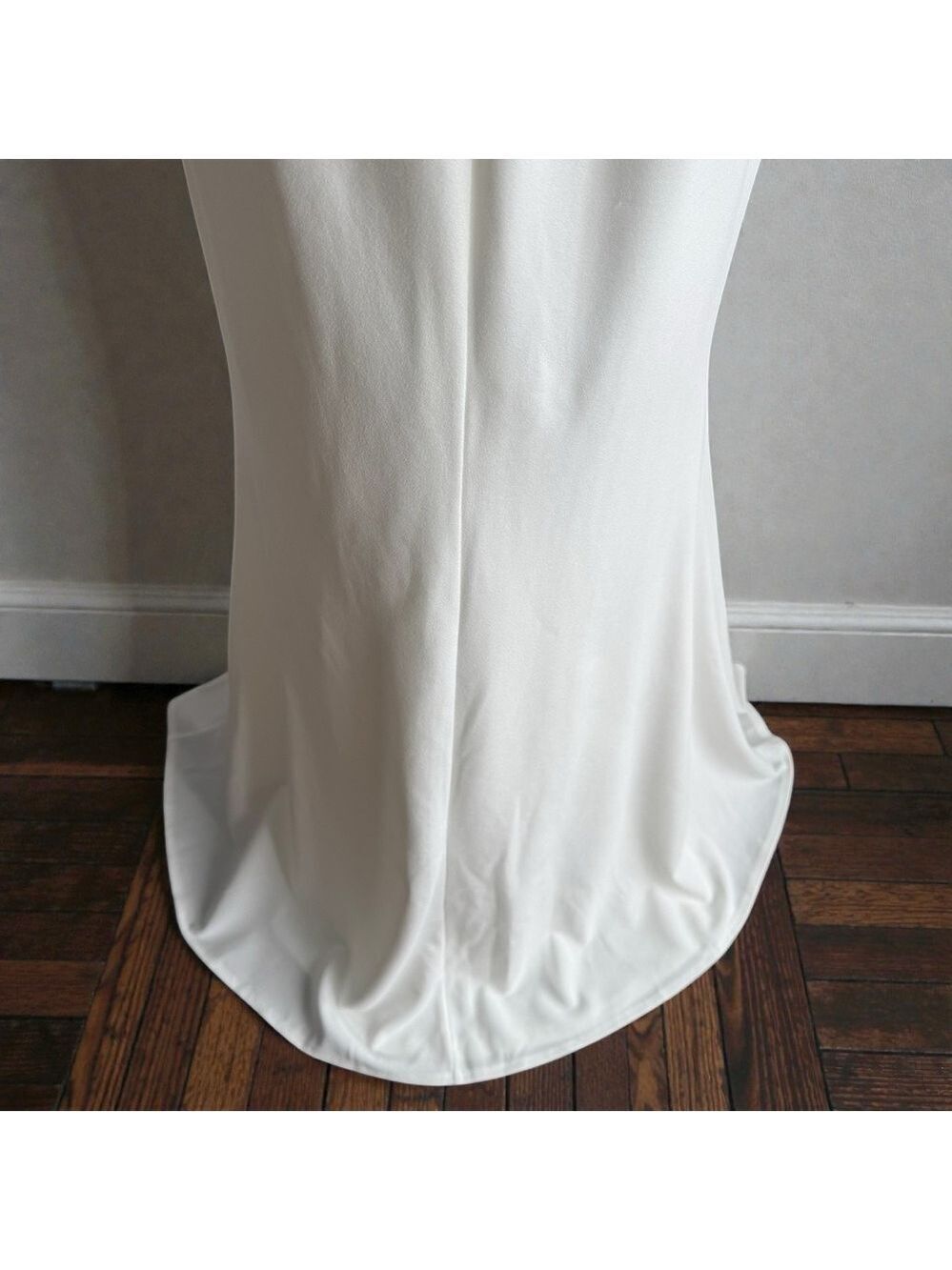 Lulu’s Modern Minimalist Wedding Gown Sz M White Event Dress Trumpet Cutout NWT - Picture 8 of 16